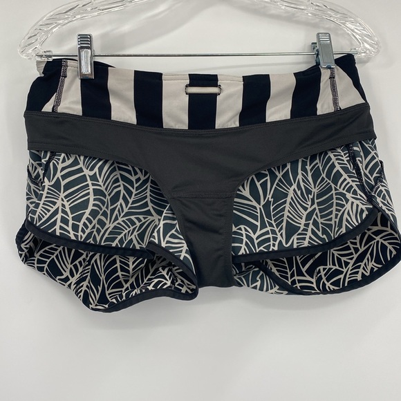 Lululemon Run: Speed Short *2-way Stretch Pretty Palm Black Angel Wing / Black - Picture 6 of 10